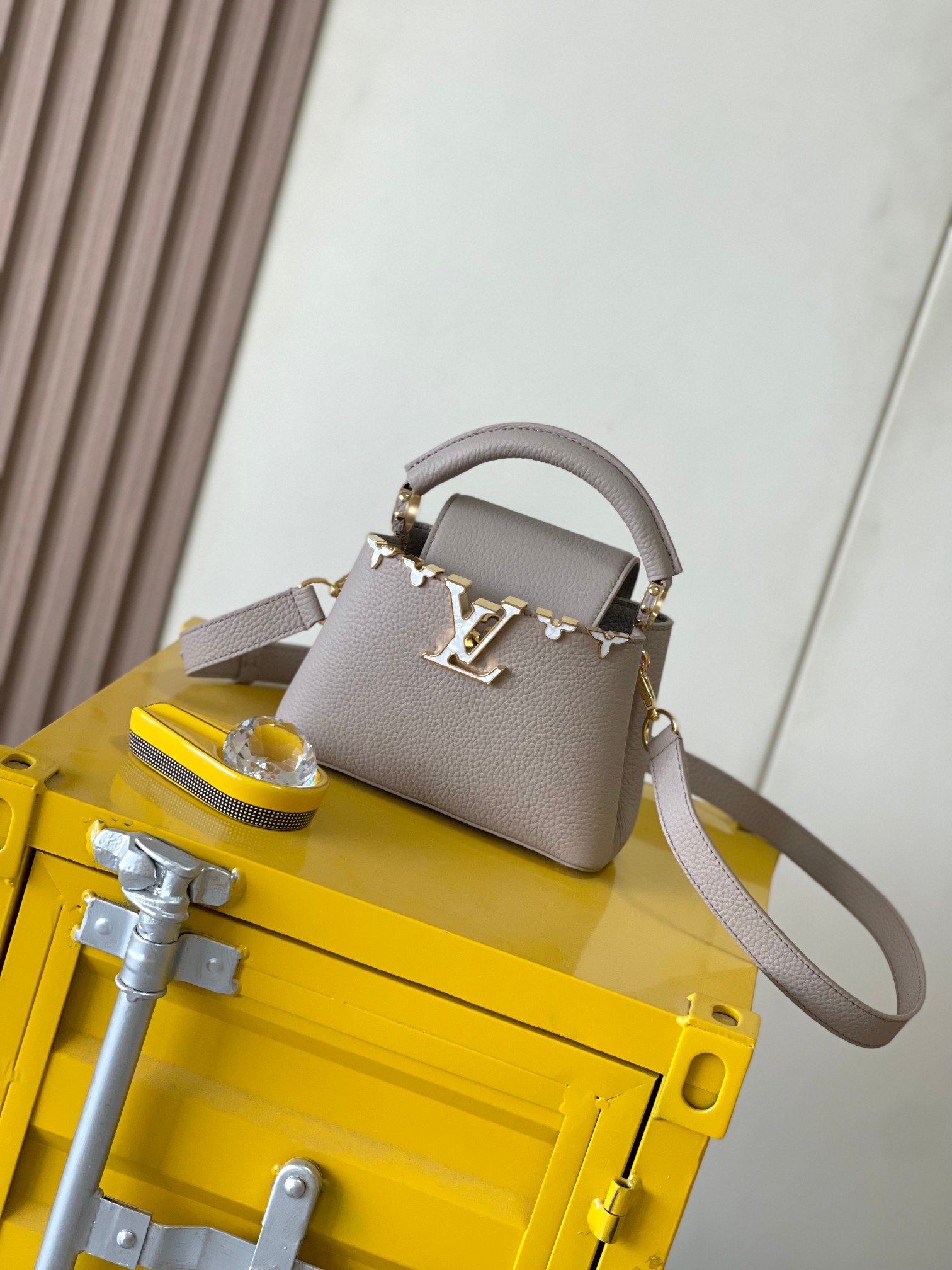 M11341大象灰贝壳扣动态芯片