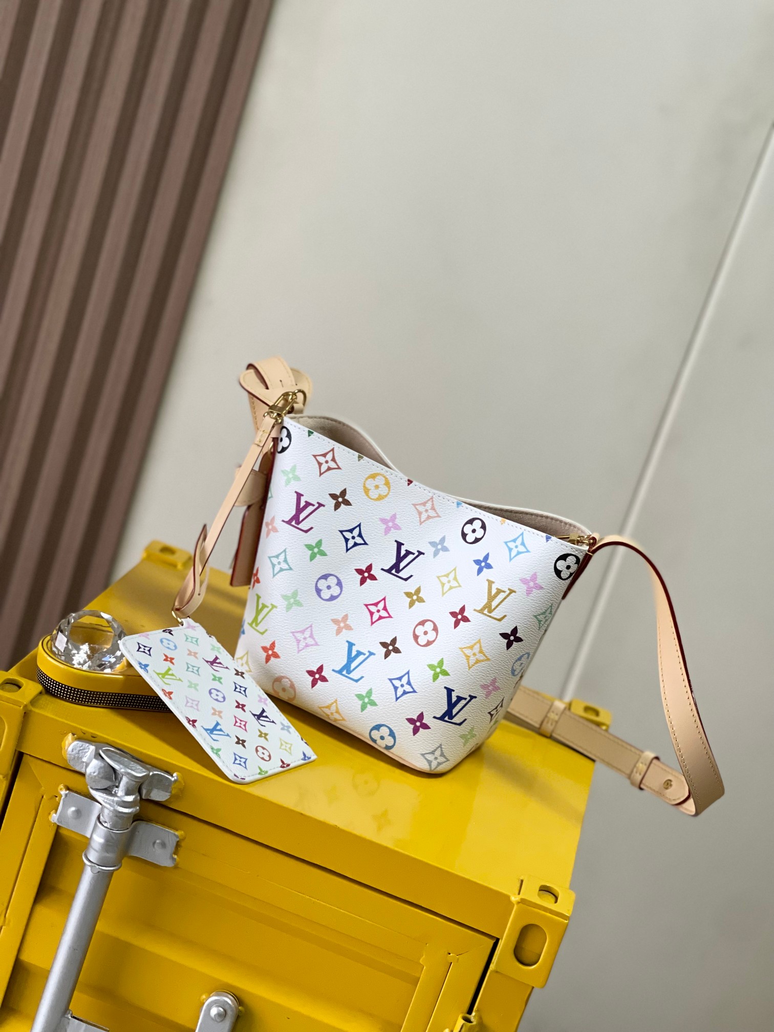 M13089 blanco color 163C