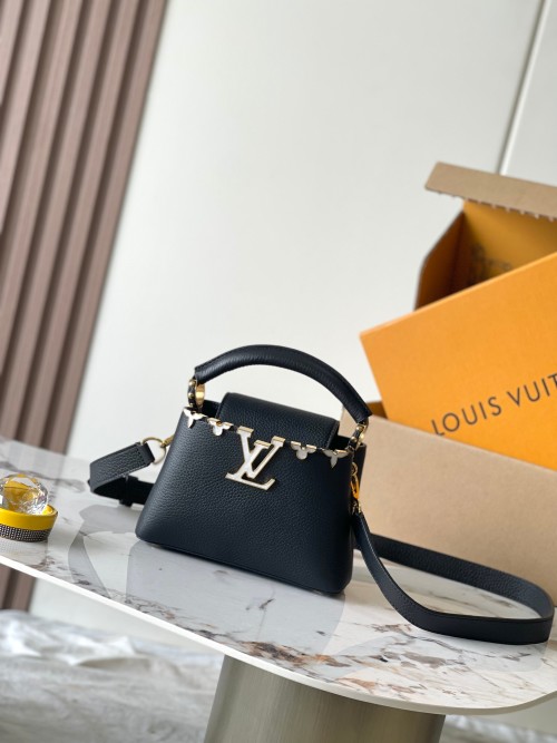 Capucines Mini Black Leather Top Handle Bag with Gold Hardware, 21*14*8 CM 1 Capucines Mini Black Leather Top Handle Bag with Gold Hardware, 21*14*8 CM