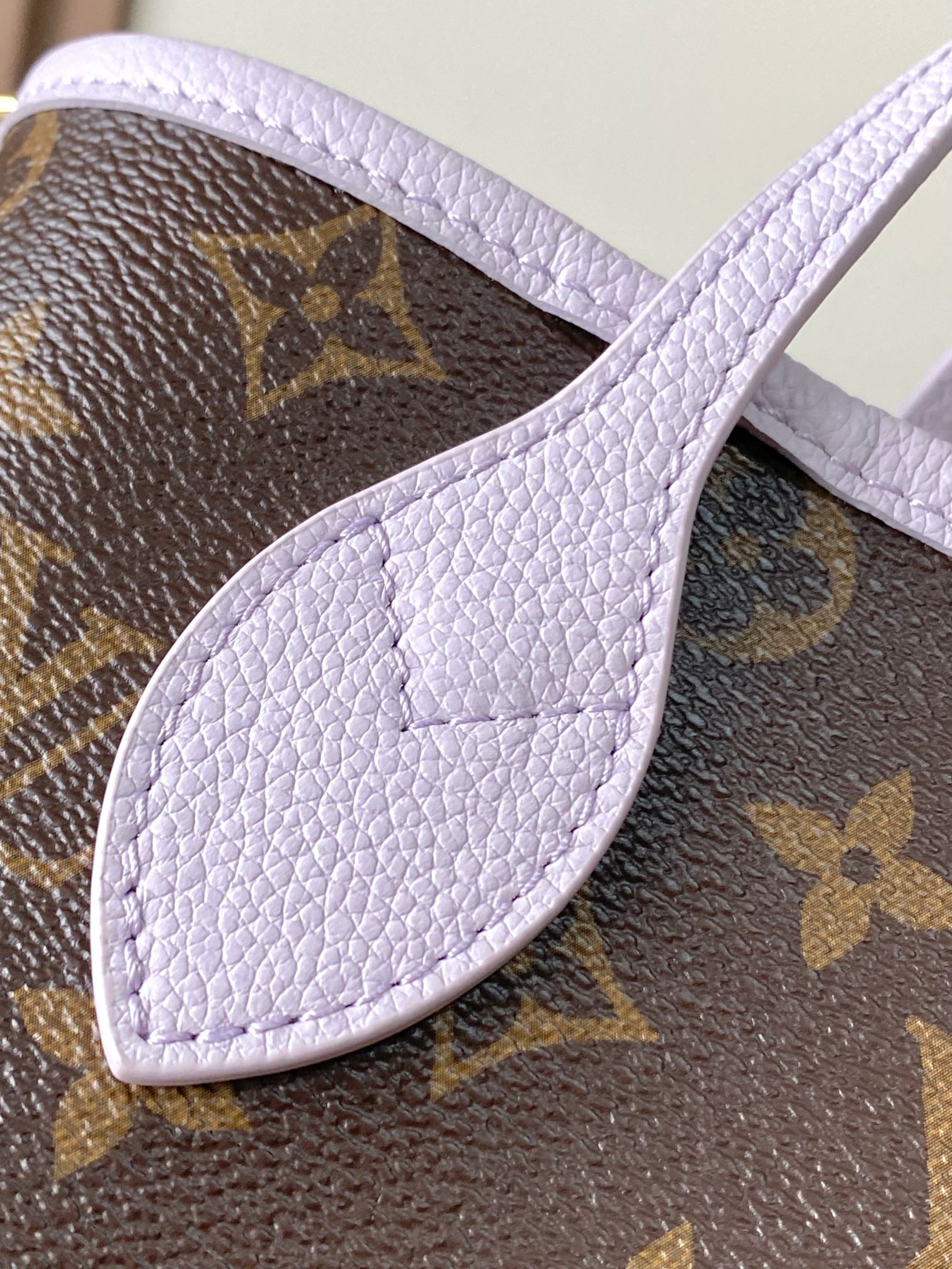 【特级MB芯片版原厂皮】  Neverfull Bandouliere Inside Out BB 手袋本季演绎经典设计