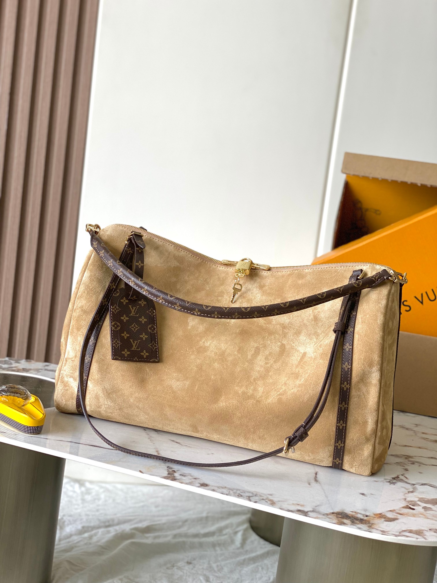 EXPRESSENTIALS Large Tote Bag M26451 Apricot, High-Quality Leather, Spacious Design