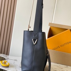 【特级MB163c芯片版原厂皮】 VERSO HOBO 手袋 型号:M27022黑色 材料:A级全钢五金,进口原厂帆布 【特级MB163c芯片版原厂皮】 VERSO HOBO 手袋 型号:M27022黑色 材料:A级全钢五金,进口原厂帆布
