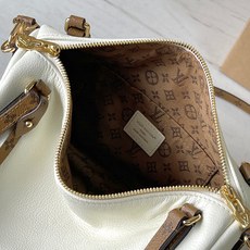 【特级MB原厂皮】 EXPRESS 小号手袋 型号:M29392白163C芯片版 材料:A级全钢五金,进口原厂牛皮 包装 【特级MB原厂皮】 EXPRESS 小号手袋 型号:M29392白163C芯片版 材料:A级全钢五金,进口原厂牛皮 包装