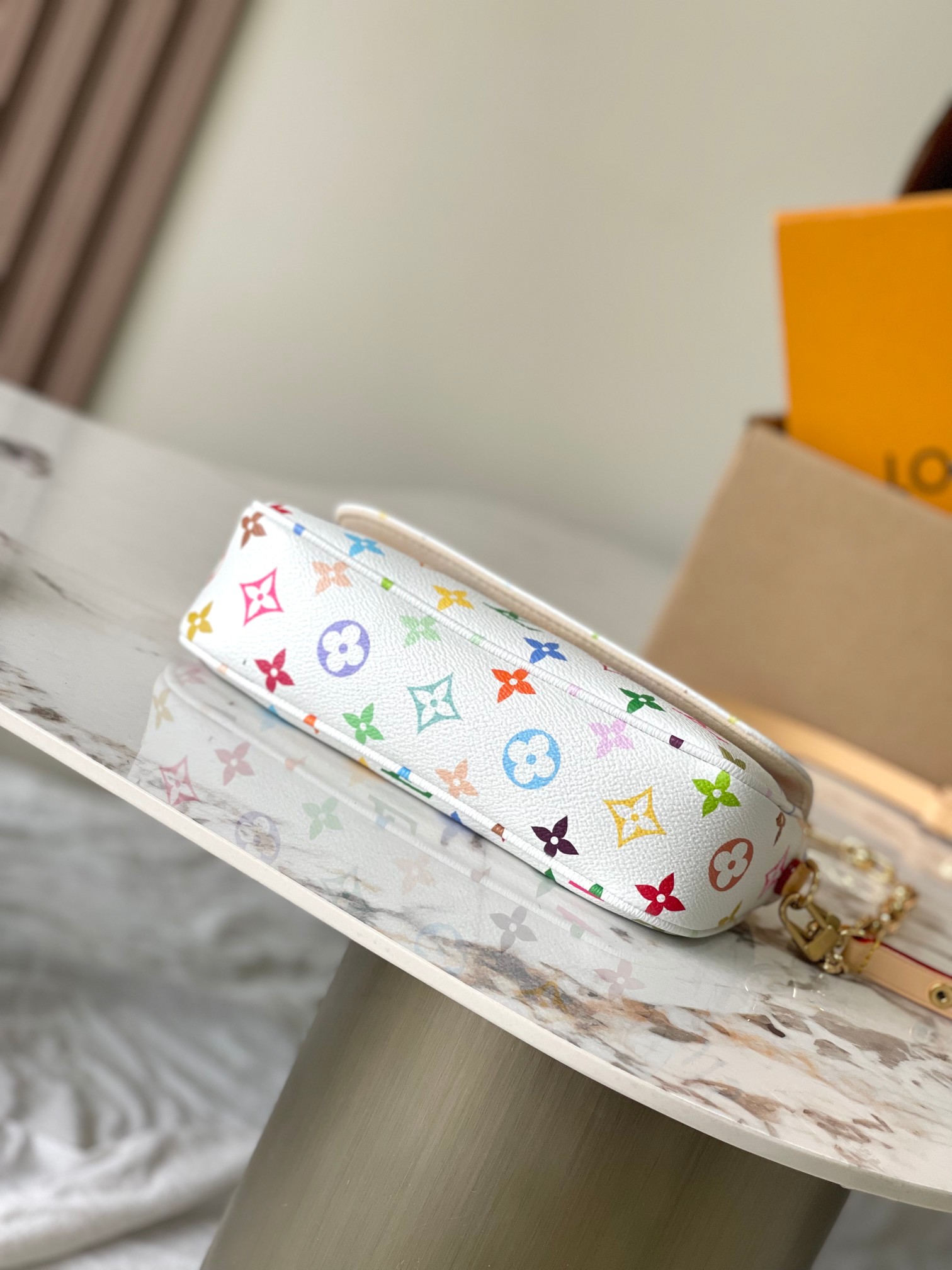 【特级MB原厂皮】 白彩村上隆合作系列Wallet On Chain Ivy 手袋 型号:M27492白彩163C芯片版 【特级MB原厂皮】 白彩村上隆合作系列Wallet On Chain Ivy 手袋 型号:M27492白彩163C芯片版