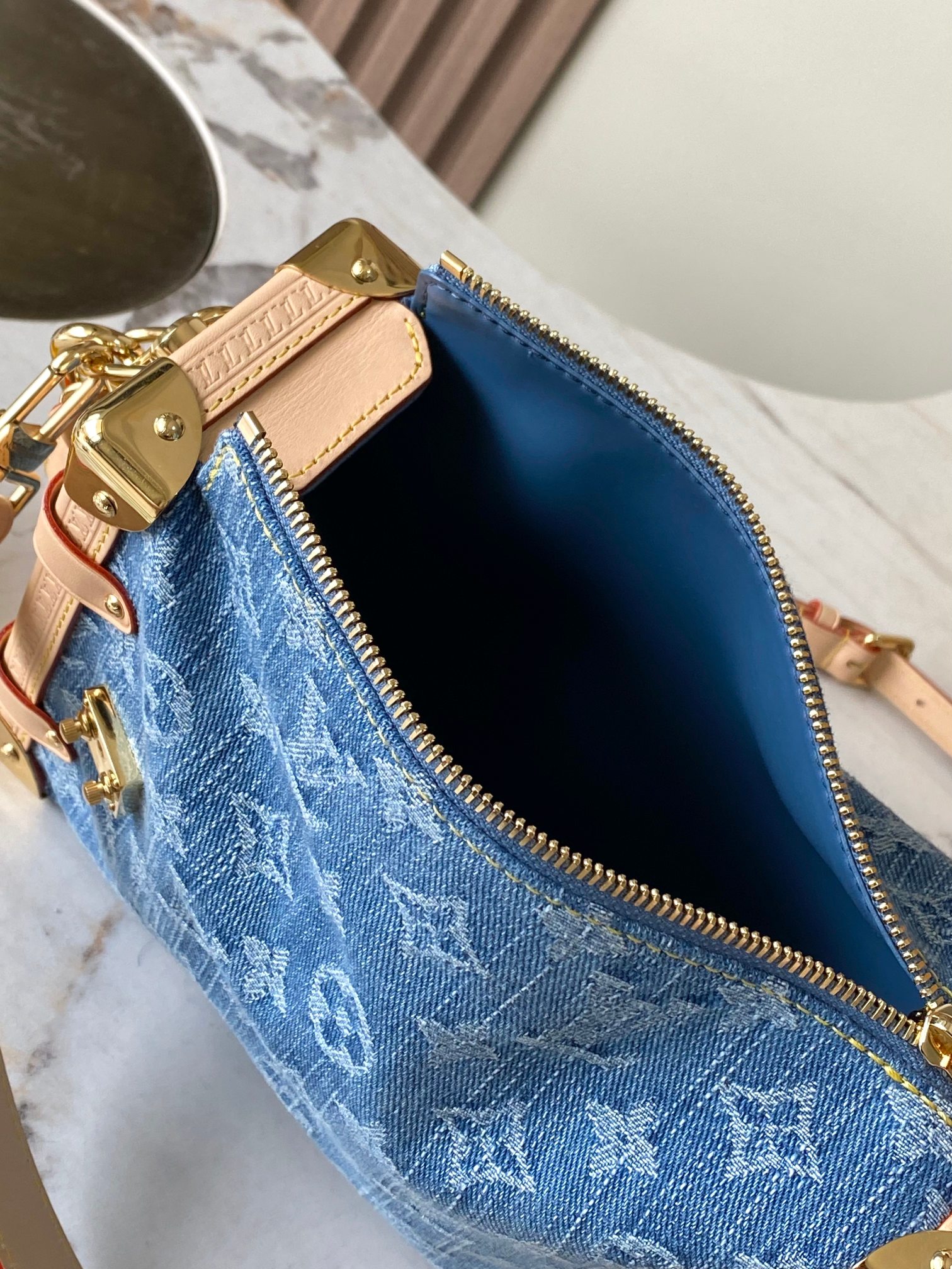 【特级MB163c芯片版原厂皮】 Side Trunk 中号手袋 型号：M27450 材料：A级全钢五金，进口原厂面料 