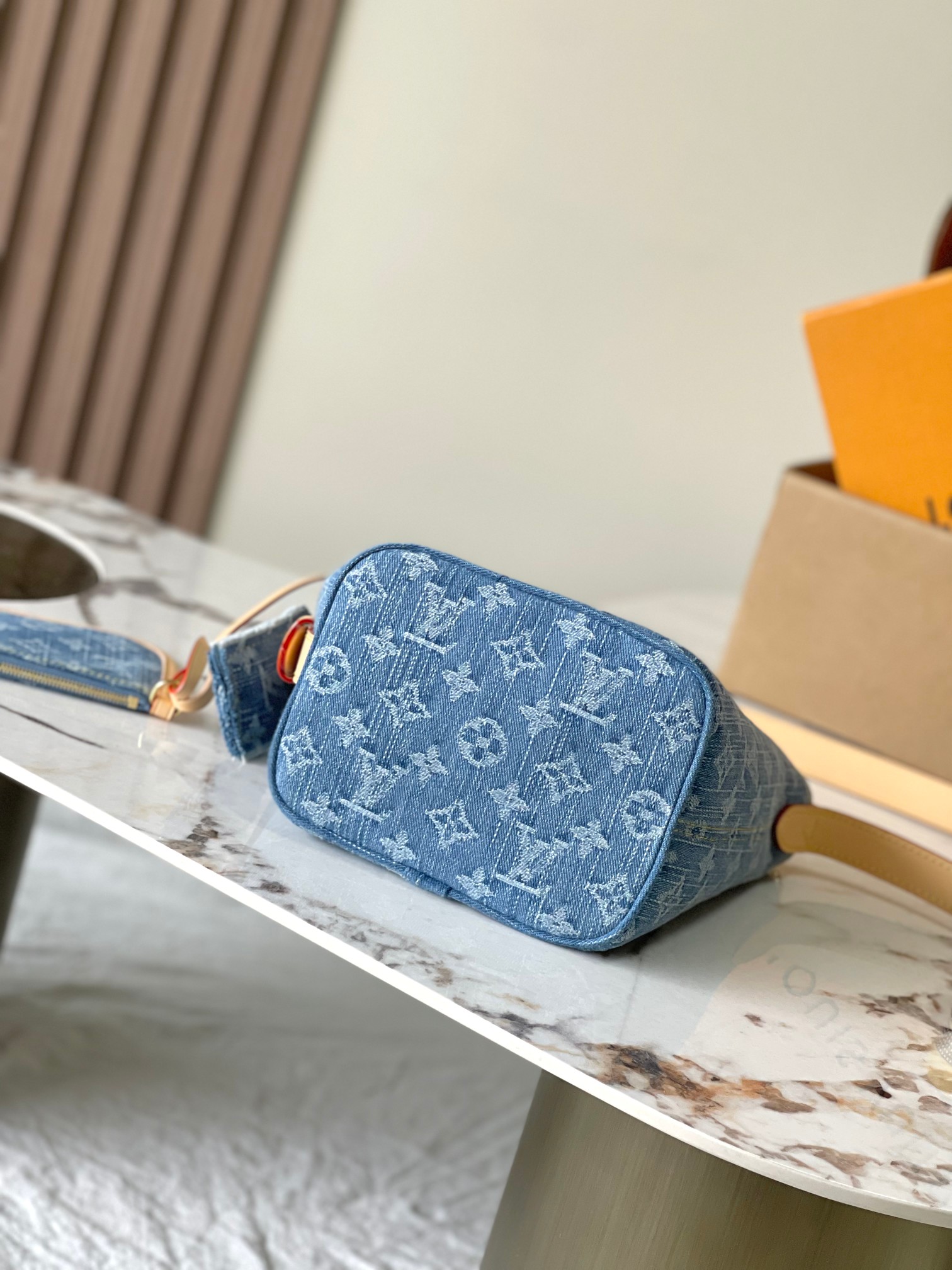 【特级MB163c芯片版原厂皮】 【ALL IN BB 手袋】 型号：M28107 材料：A级全钢五金，进口原厂面料 包