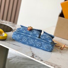 【特级MB163c芯片版原厂皮】 Pochette Accessoire Cargo 手袋 型号:M27602 材料:A 【特级MB163c芯片版原厂皮】 Pochette Accessoire Cargo 手袋 型号:M27602 材料:A