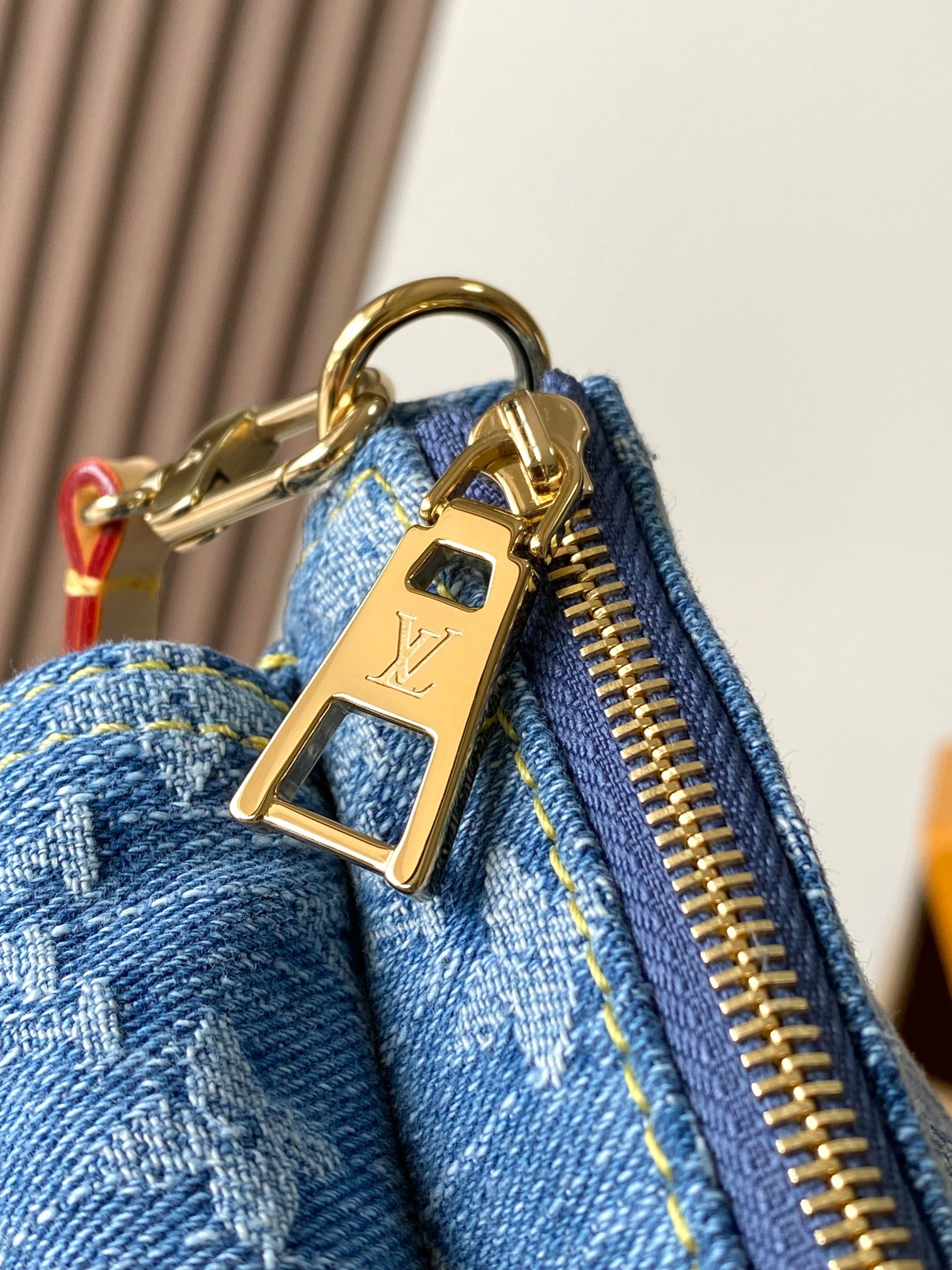【特级MB163c芯片版原厂皮】 Pochette Accessoire Cargo 手袋 型号:M27602 材料:A 【特级MB163c芯片版原厂皮】 Pochette Accessoire Cargo 手袋 型号:M27602 材料:A