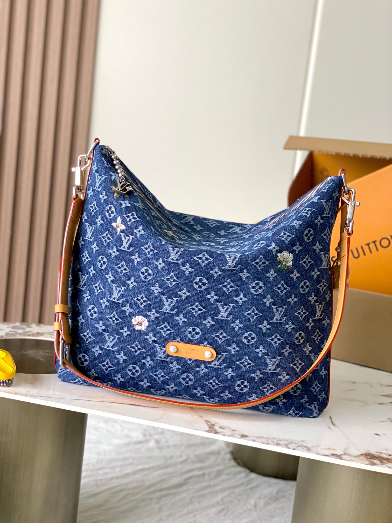 【特级MB163c芯片版原厂皮】 本款 Vagabond Hobo 手袋 型号：M27555 材料：A级全钢五金，进口原