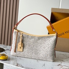 【特级MB原厂皮】 CARRYALL EAST WEST 手袋 型号:M2A136 材料:全钢五金,进口高弹面料 包装: 【特级MB原厂皮】 CARRYALL EAST WEST 手袋 型号:M2A136 材料:全钢五金,进口高弹面料 包装: