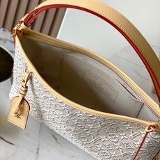 【特级MB原厂皮】 CARRYALL EAST WEST 手袋 型号:M2A136 材料:全钢五金,进口高弹面料 包装: 【特级MB原厂皮】 CARRYALL EAST WEST 手袋 型号:M2A136 材料:全钢五金,进口高弹面料 包装: