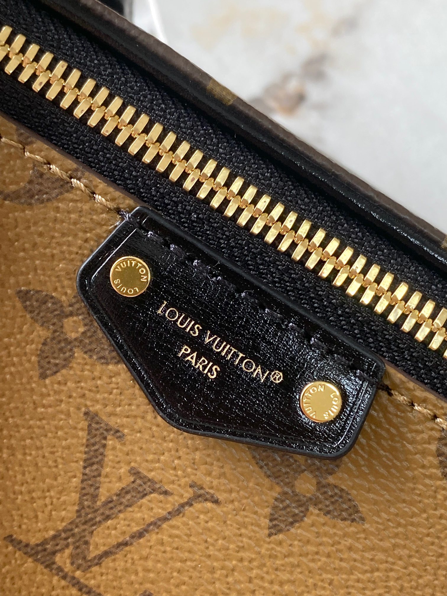 【特级MB原厂皮】 VANITY POUCH TRUNK 手袋 款号：M29548 材料：A级全钢五金，进口原厂牛皮 包