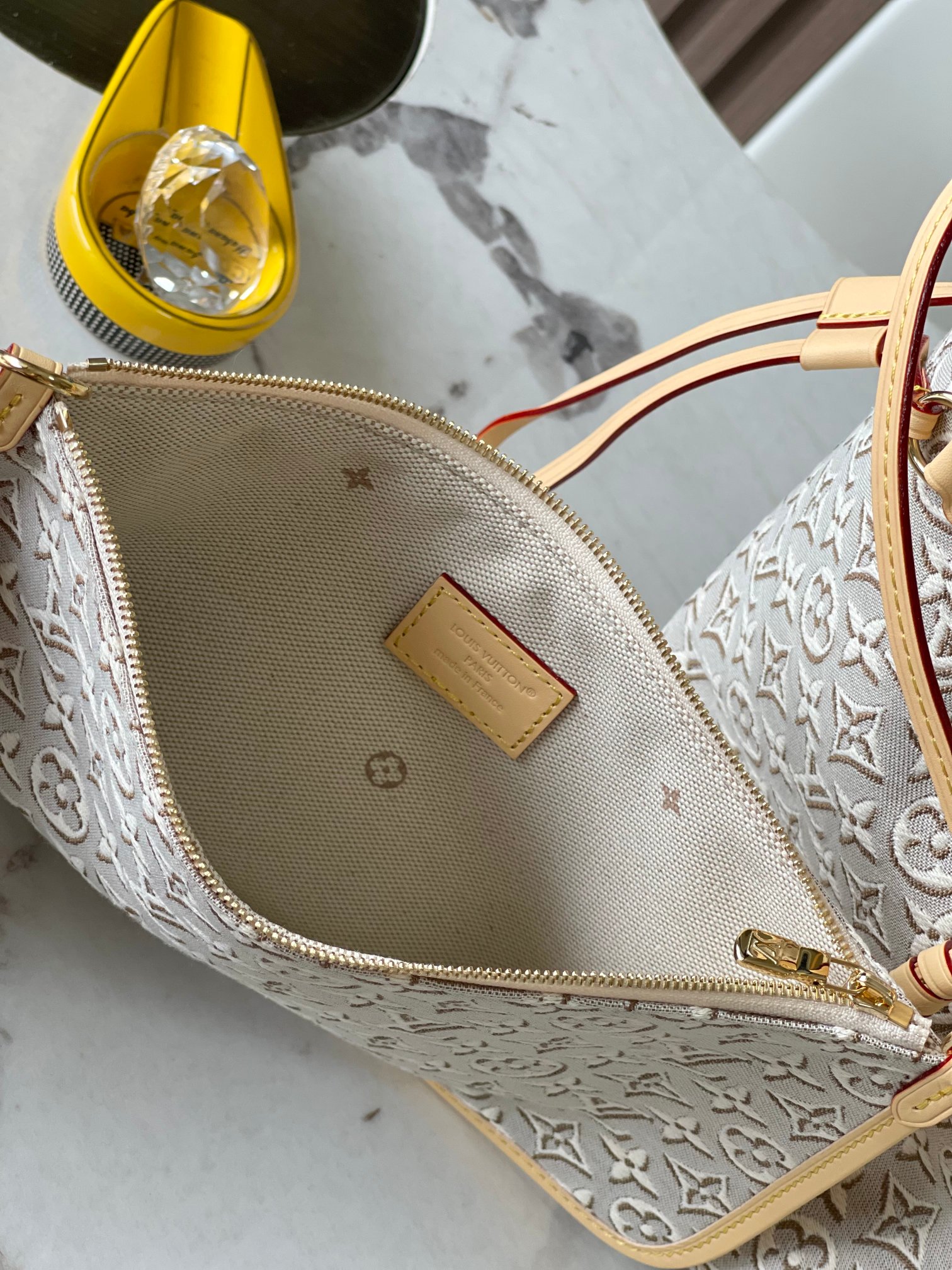 【特级MB原厂皮】 Neverfull MM手袋 款号：M2A381 材料：全钢五金，进口高弹面料 包装：全套特级免税M