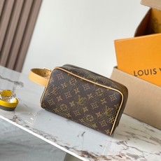 【特级MB163c01芯片版原厂皮】 LOCKER DOPP KIT 盥洗袋 款号:M29165 材料:A级全钢五金,进 【特级MB163c01芯片版原厂皮】 LOCKER DOPP KIT 盥洗袋 款号:M29165 材料:A级全钢五金,进