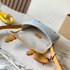 【特级MB163c芯片版原厂皮 SATCHEL 迷你斜挎包 款号:M2A647 材料:A级全钢五金,进口原厂面料 包装: 【特级MB163c芯片版原厂皮 SATCHEL 迷你斜挎包 款号:M2A647 材料:A级全钢五金,进口原厂面料 包装: