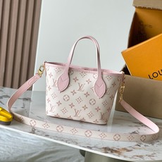 【特级MB芯片版原厂皮】 Neverfull Bandouliere Inside Out BB 手袋本季演绎经典设计 【特级MB芯片版原厂皮】 Neverfull Bandouliere Inside Out BB 手袋本季演绎经典设计