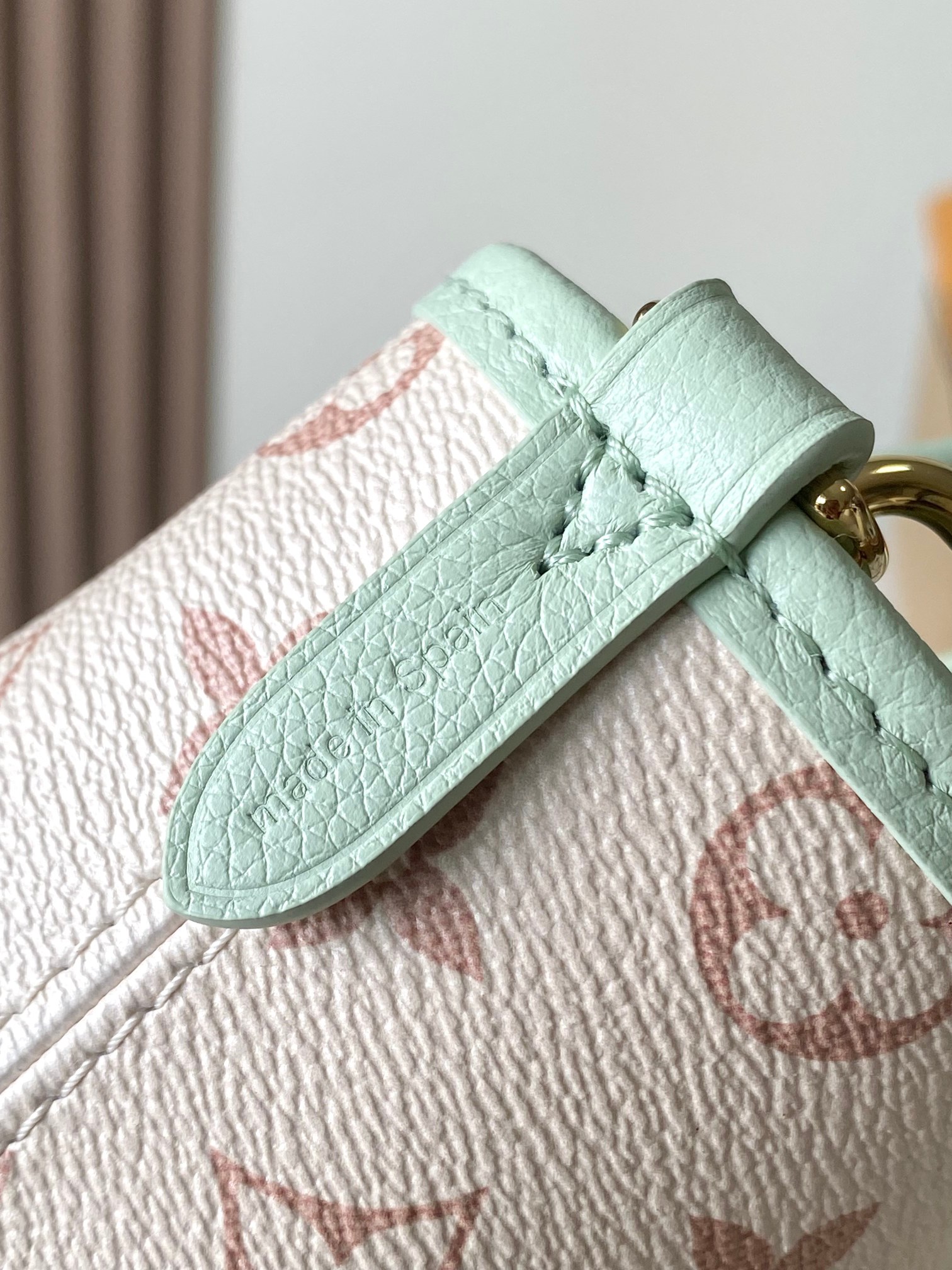 【特级MB芯片版原厂皮】  Neverfull Bandouliere Inside Out BB 手袋本季演绎经典设计