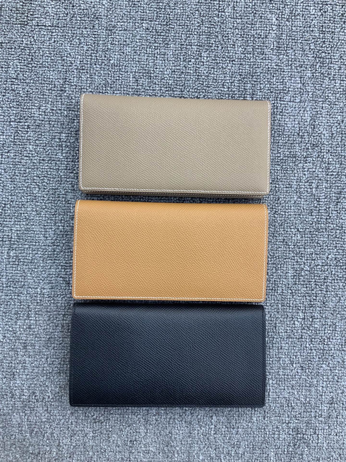 NO:894825,Full leather hand-stitched with wax thread, new bi-fold wallet card holder has been shipped, 3 colors in stock, H wallet, wallets19860909全皮手缝蜡线,新款两折钱包卡包出货了,现货3个色,H 钱包,wallets,欧美剧
