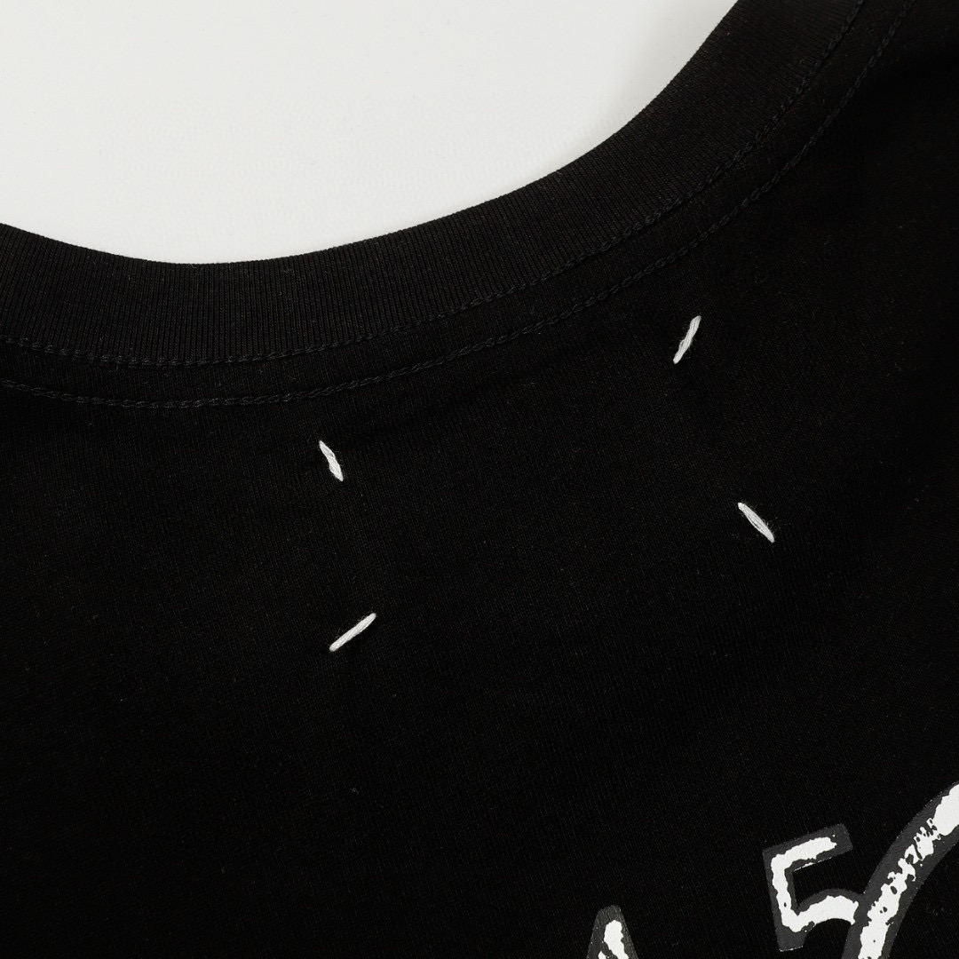 Fashion Forward: Maison Margiela Margilla’s Photocopy Short Sleeve – Luxurious Comfort and Style - 图片 9