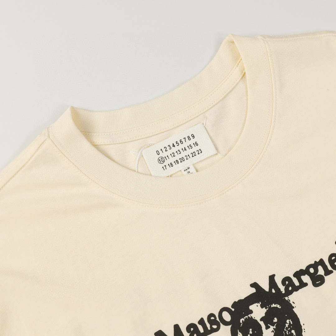Fashion Pioneer: Maison Margiela’s Luxe Photocopy Short Sleeve – A Trendsetter’s Must-Have! - 图片 4