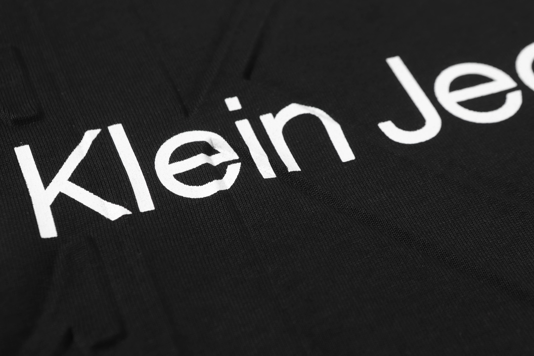 Calvin Klein CK Summer T-shirt Collection: Stylish, Soft, Steel-printing Process, Perfect Delivery - 图片 9