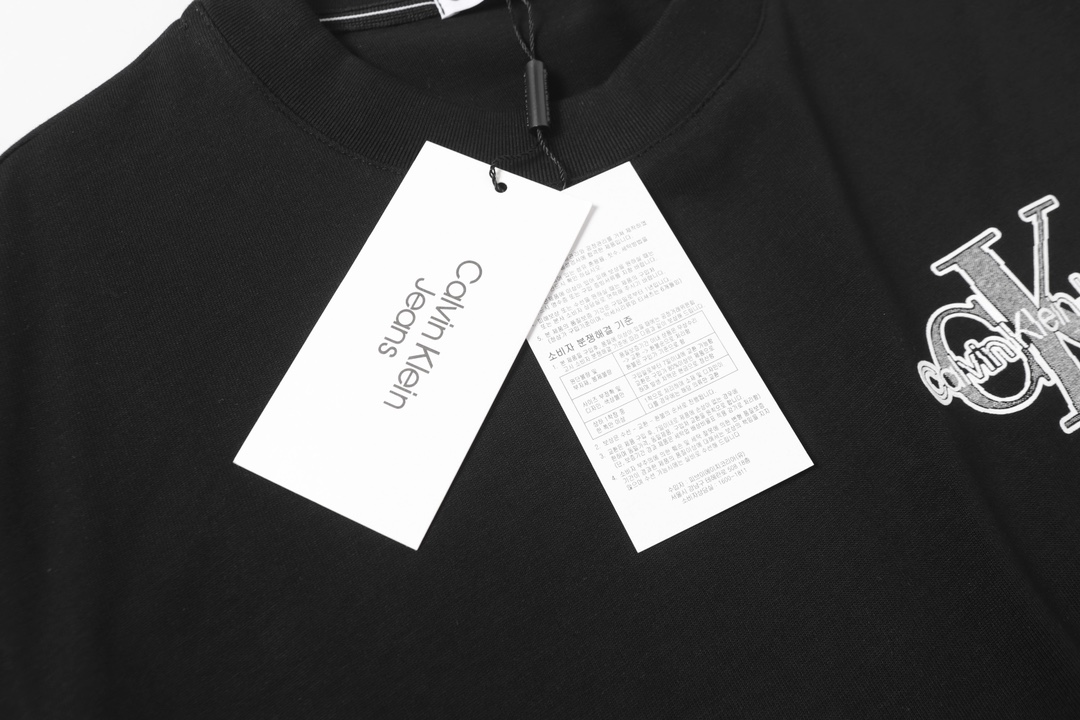 Calvin Klein CK Classic Short-Sleeve T-Shirts: Soft, Comfortable, and Stylish - 图片 5