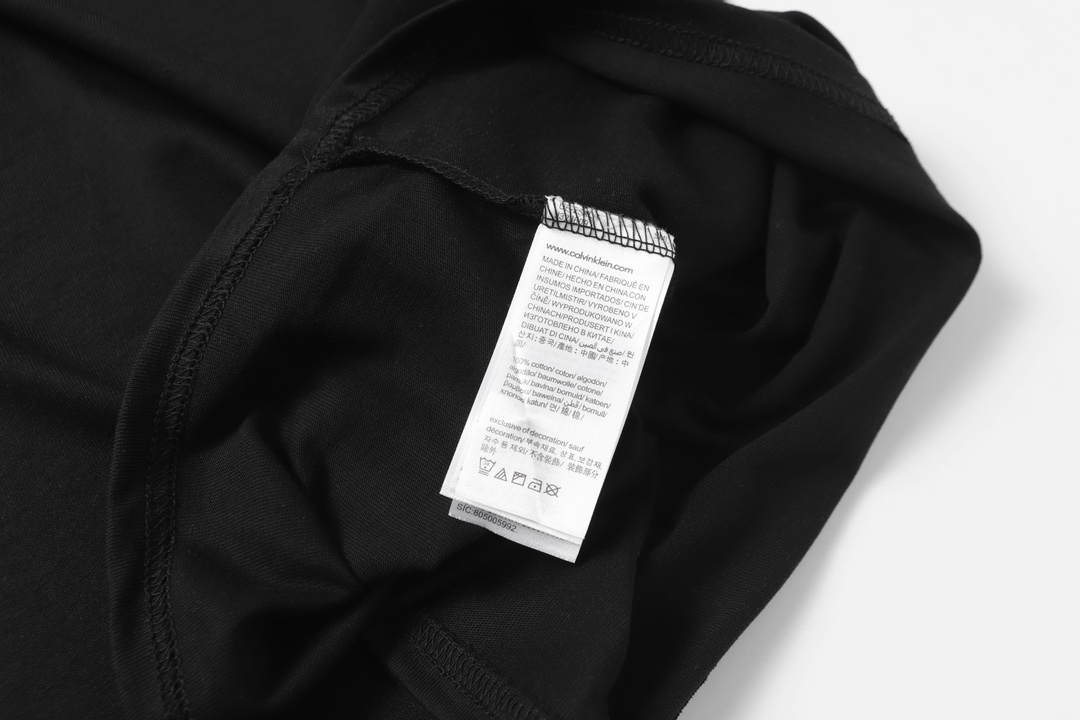 Calvin Klein CK Classic Short-Sleeve T-Shirts: Soft, Comfortable, and Stylish - 图片 9