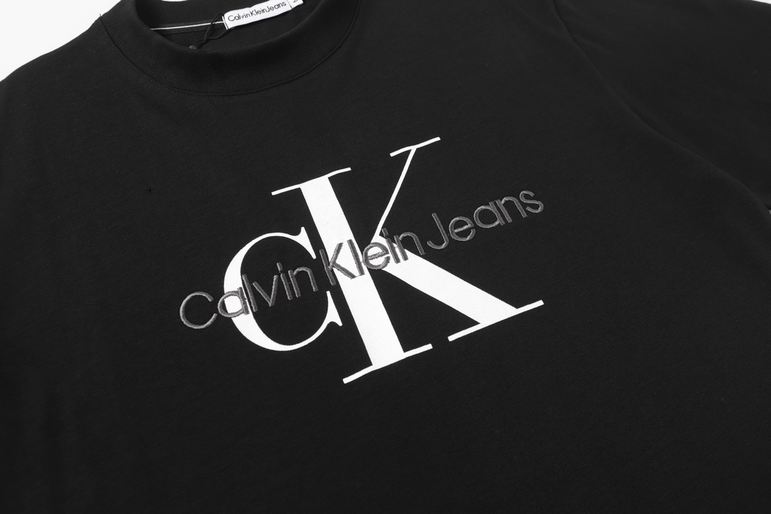 Calvin Klein CK Leisure T-shirts: Quality and Comfort in Fashion for 50 Years - 图片 4