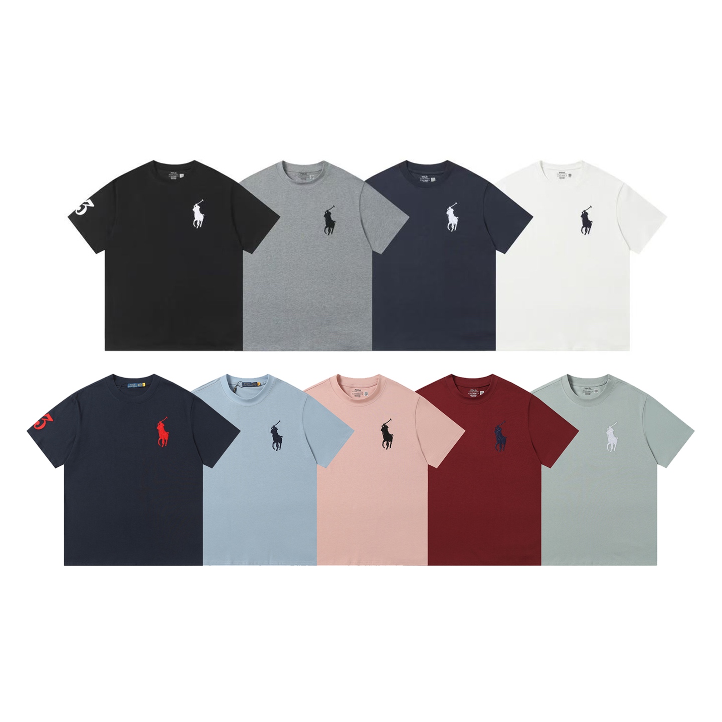 💰70  款号:502
品牌声誉：拉夫劳伦是国际知名的高端时尚品牌，代表着品质、风格和地位，穿上其短袖能彰显消费者的品味与身份。
经典设计：品牌拥有独特且经久不衰的经典设计元素，如马球标志、标志性的色彩搭配等，既时尚又具有辨识度。
优质面料：采用双纱280克面料通常采用高品质的棉质面料，具有柔软、透气、吸汗的特性，穿着舒适，适合各种场合和季节。
精湛工艺：注重细节处理和制作工艺，缝线工整，剪裁合身，保证了衣物的耐用性和美观度。
多样化风格：涵盖了从休闲到正式、从简约到华丽的多种风格，满足不同消费者的个性需求和穿着场景。
搭配性强：可以与各种下装、外套和配饰搭配，轻松打造出多种不同的时尚造型。
传承与创新：在保持品牌传统魅力的同时，不断创新设计和融入新的时尚元素，使产品始终保持吸引力。
品牌价值观：拉夫劳伦所传达的美式生活方式和积极的价值观，也为消费者所认同和向往。
颜色：黑色 白色 灰色 蓝白色 蓝红色 粉色 天蓝色 豆绿色 酒红色
尺码齐全：S, M，L，XL，