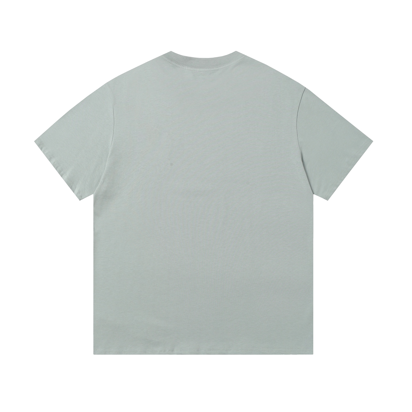 💰70  款号:502
品牌声誉：拉夫劳伦是国际知名的高端时尚品牌，代表着品质、风格和地位，穿上其短袖能彰显消费者的品味与身份。
经典设计：品牌拥有独特且经久不衰的经典设计元素，如马球标志、标志性的色彩搭配等，既时尚又具有辨识度。
优质面料：采用双纱280克面料通常采用高品质的棉质面料，具有柔软、透气、吸汗的特性，穿着舒适，适合各种场合和季节。
精湛工艺：注重细节处理和制作工艺，缝线工整，剪裁合身，保证了衣物的耐用性和美观度。
多样化风格：涵盖了从休闲到正式、从简约到华丽的多种风格，满足不同消费者的个性需求和穿着场景。
搭配性强：可以与各种下装、外套和配饰搭配，轻松打造出多种不同的时尚造型。
传承与创新：在保持品牌传统魅力的同时，不断创新设计和融入新的时尚元素，使产品始终保持吸引力。
品牌价值观：拉夫劳伦所传达的美式生活方式和积极的价值观，也为消费者所认同和向往。
颜色：黑色 白色 灰色 蓝白色 蓝红色 粉色 天蓝色 豆绿色 酒红色
尺码齐全：S, M，L，XL，