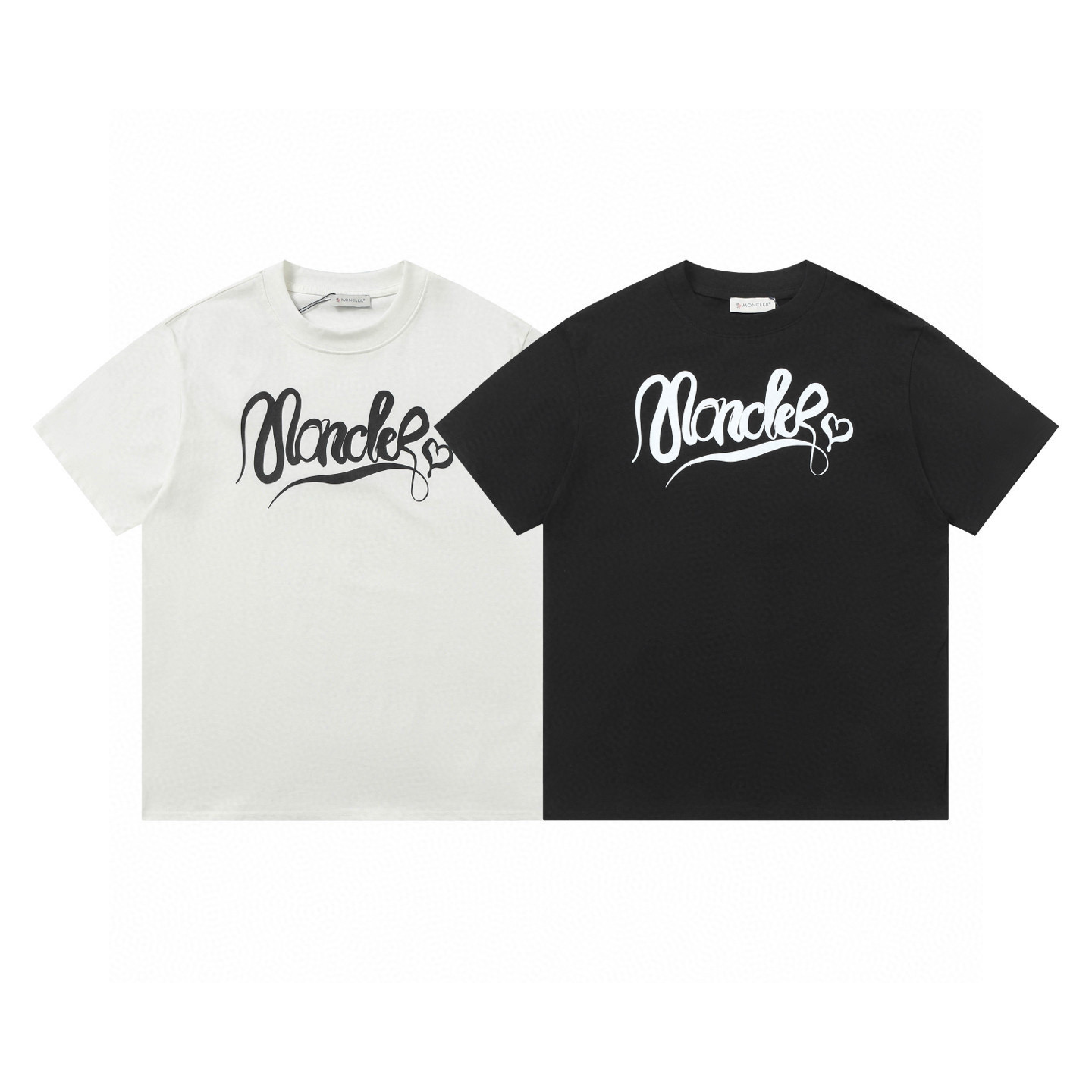 ️特价清 (齐码) 款号:842 〈MONCLER〉蒙口的价格其实蛮有优势的 去过专柜的应该都知道蒙口的价格不会比gucci burberry 便宜多少 只是相对低调 不愿意炒作 一幅你们爱买不买的 孤傲的存在 独家定制280克32支双纱纯棉面料 质感非常柔软舒服 100%区别市场的顶级面料(不缩水 不变形 不起球) 搭配350克1*1螺纹(面料螺纹同缸定染无色差 螺纹不易变形) 颜色:黑色 杏色