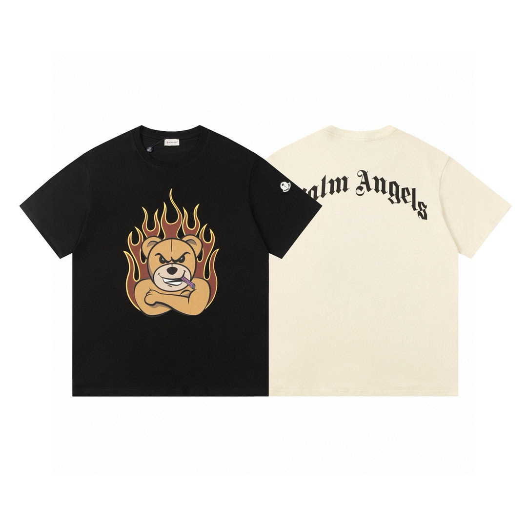 ️特价清 (黑色剩S.M 杏色齐码) 款号:818 〈MONCLER〉蒙口的价格其实蛮有优势的 去过专柜的应该都知道蒙口的价格不会比gucci burberry 便宜多少 只是相对低调 不愿意炒作 一幅你们爱买不买的 孤傲的存在 独家定制280克32支双纱纯棉面料 质感非常柔软舒服 100%区别市场的顶级面料(不缩水 不变形 不起球) 搭配350克1*1螺纹(面料螺纹同缸定染无色差 螺纹不易变形) 颜色:黑色 杏色
