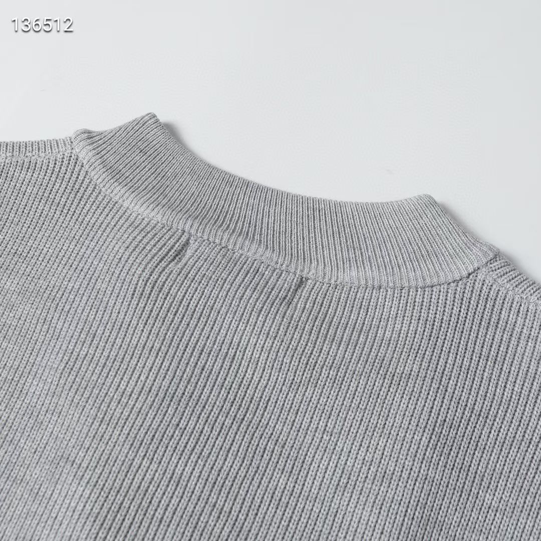 P99💰(齐码)款号:L091
ARCTERYX始祖鸟限量款针织绣花logo拉链开衫毛衣
-单品采用定染定纺纱线、购入原版打造 全套定制辅料 细节决定成败 重磅秋冬新款 单品克重高达700余克 柔软细腻不扎身 上身效果非常nice 宽松版型 男女同款
-颜色:黑色 灰色 咖色 米色
-尺码:S / M/ L /XL
S码胸围104 肩宽44 衣长69 袖长63
M码胸围110 肩宽45 衣长71 袖长64
L码胸围116 肩宽46 衣长73 袖长65
XL码胸围122 肩宽47 衣长75 袖长66