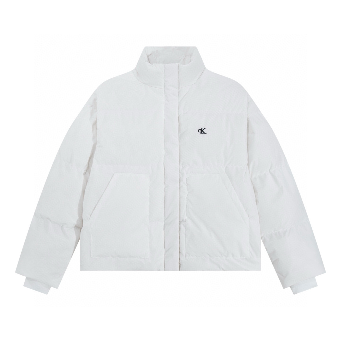 P180💰

款号：926 🇲🇾🇰🇷Calvin Klein CK秋冬新款女士大口袋鸭绒立领羽绒服  韩星同款羽绒服🔥
✅原版一比一定制各种辅料
✅官网购入原版 小红书超爆单款 和原版随意对比细节 
颜色： 黑  白 灰
尺码   S      M     L      
衣长  65    66    67    
胸围  126  130  134
袖长  61    63    65  
肩宽  55.5  57   58.5