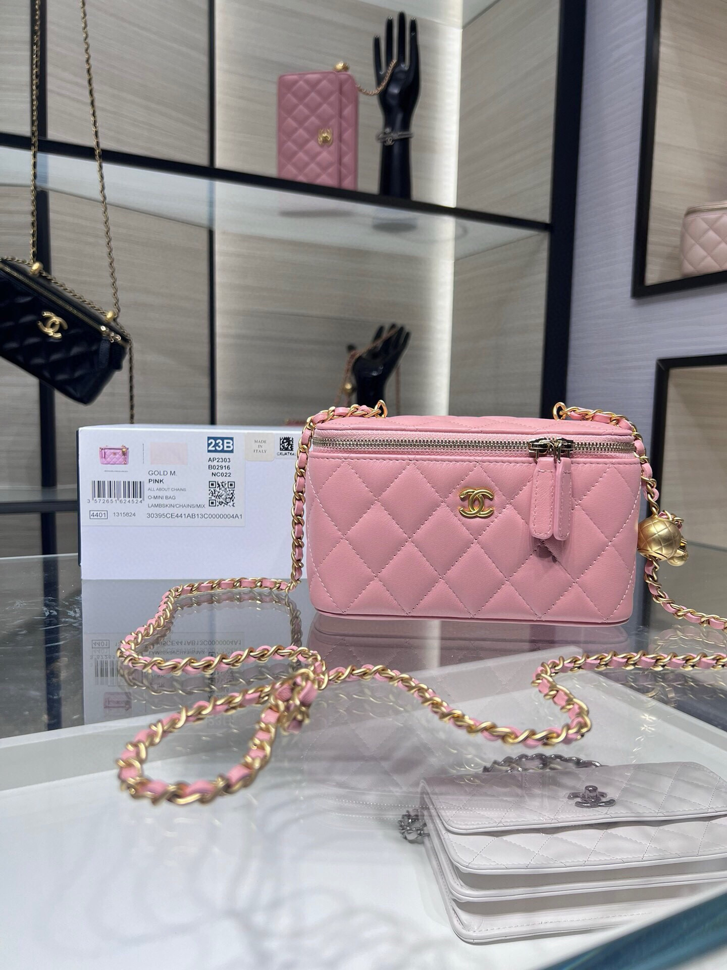Chanel 22B Vanity With Chain