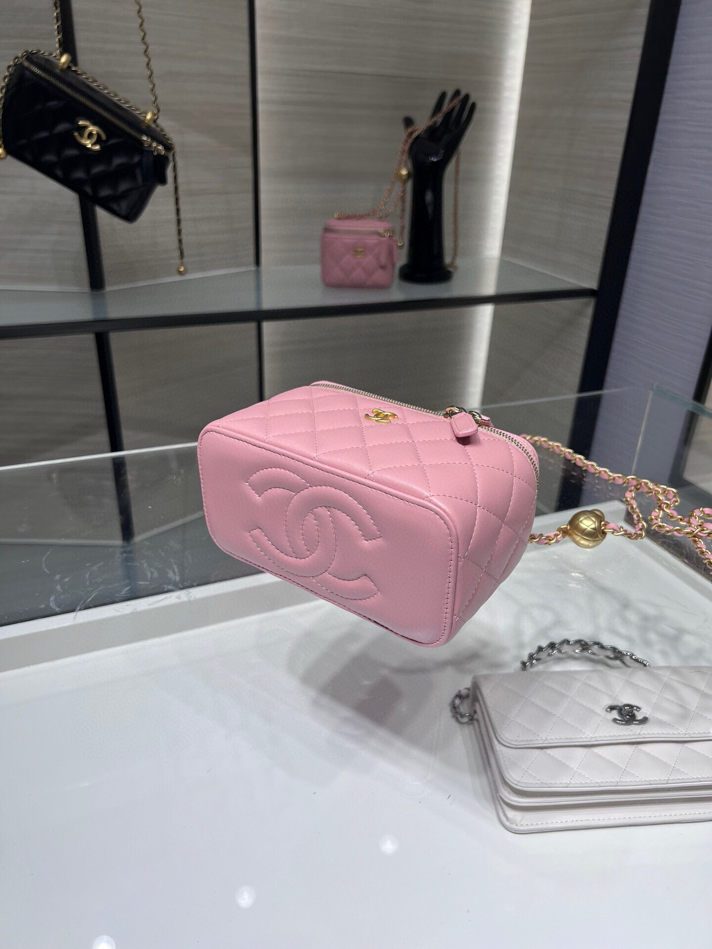 Chanel 22B Vanity With Chain