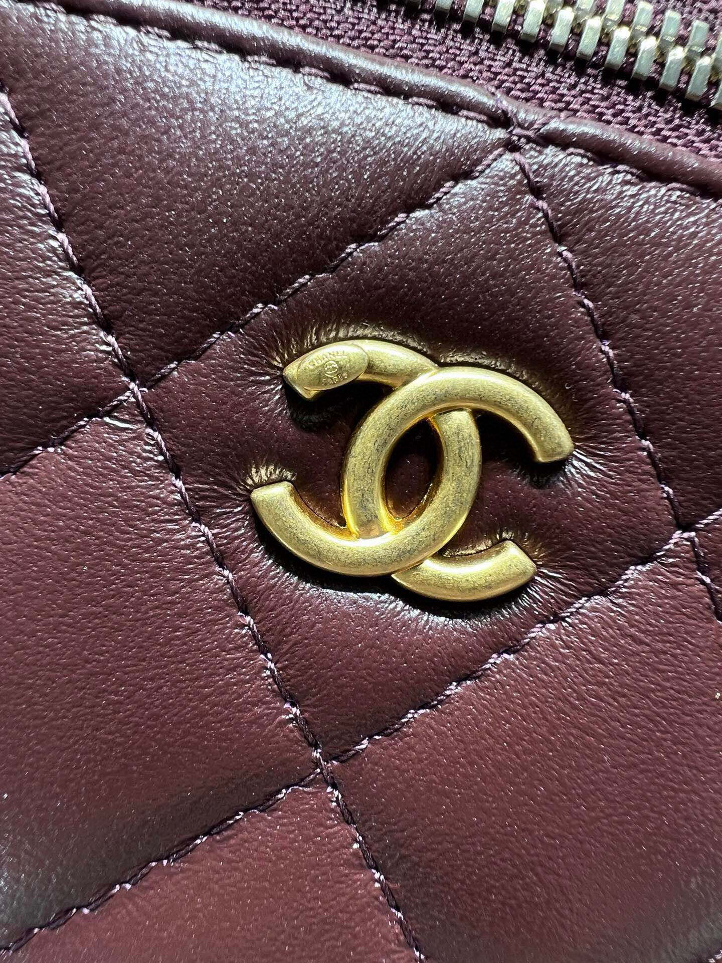 Chanel 22B Mini Vanity With Chain