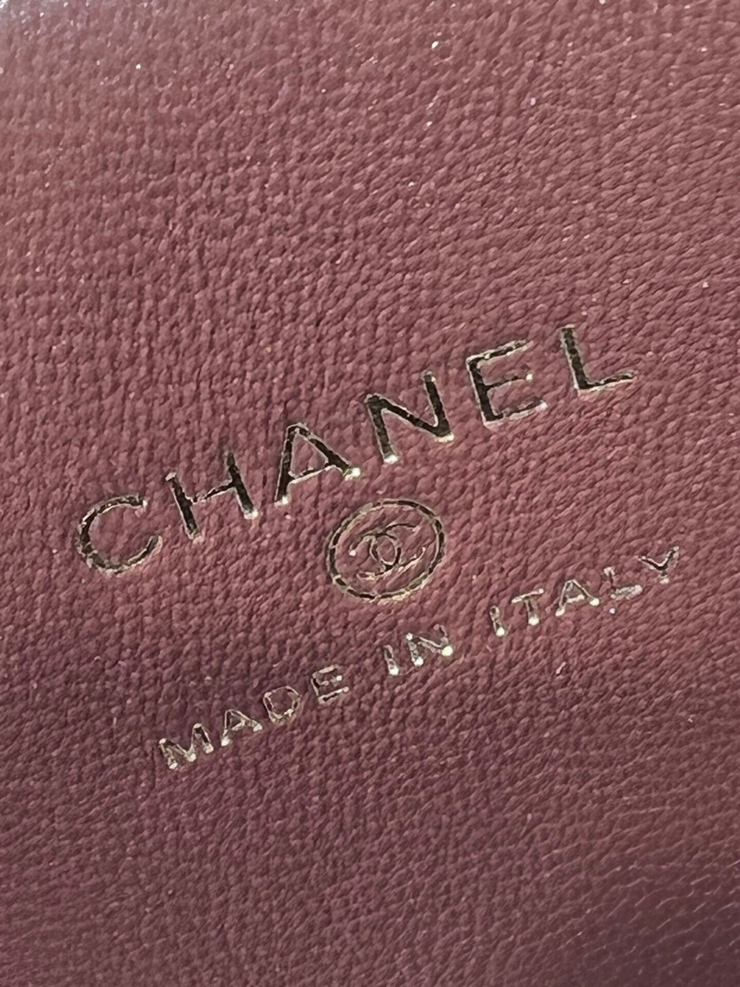 Chanel 22B Mini Vanity With Chain