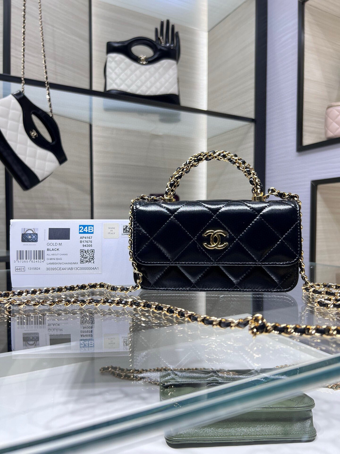 NO:617893,Authentic grade Ohanel 24b latest model rotating handle chain mobile phone bag oil wax leather AY size 10X17X7.5 062,CHANEL,chanel19860909正品级 Ohanel 24b 最新款 旋转手柄 链条手机包 油腊皮  AY 尺寸10X17X7.5 062,CHANEL,chanel,Bag