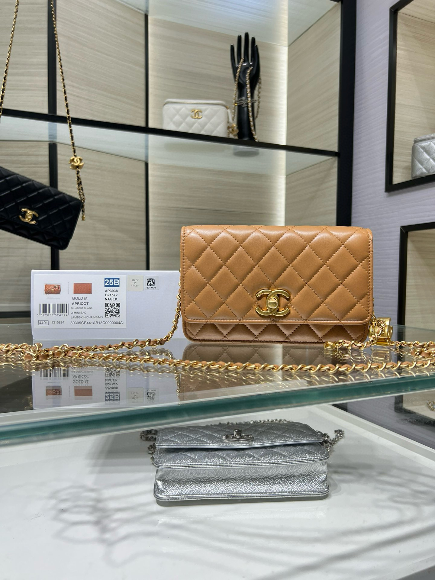 NO:617895,Authentic grade!  Ohanel latest model 25B woc double c buckle adjustable buckle chain bag caramel color imported sheepskin AY 19cm, CHANEL, chanel, sheepskin19860909正品级！Ohanel 最新款 25B woc 双c扣 调节扣链条包 焦糖色 进口羊皮 AY 19cm,CHANEL,chanel,sheepskin,Bag