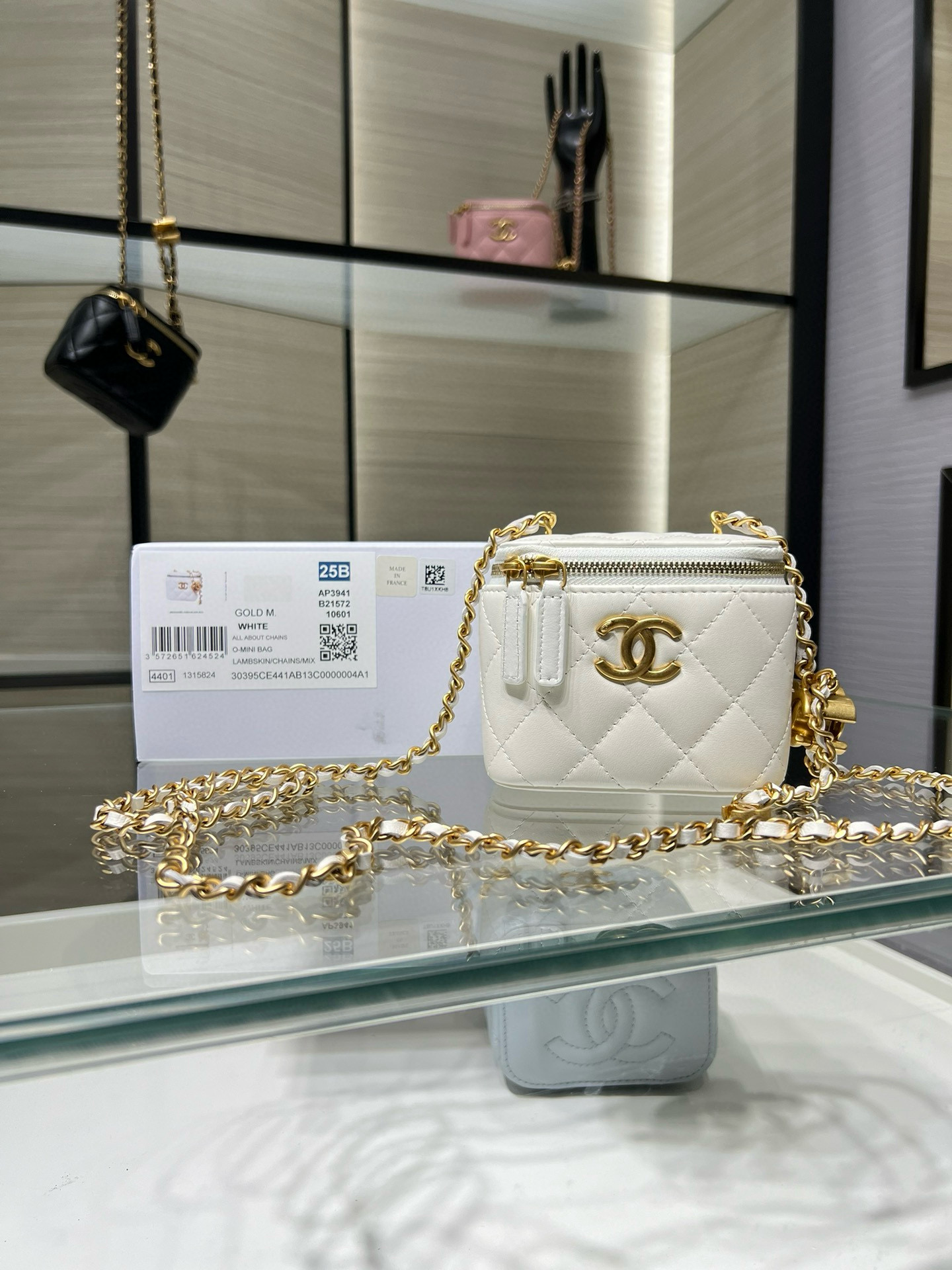 NO:617904,Authentic grade Ohanel 25B new cosmetic box bag, double C buckle, adjustable chain, imported sheepskin AY size 8.5x11x7.052, CHANEL, chanel, cosmetic bags & cases, sheepskin19860909正品级 Ohanel 25B新款 化妆盒子包 双C扣 可调节链条 进口羊皮 AY 尺寸8.5x11x7.052,CHANEL,chanel,cosmetic bags & cases,sheepskin,Bag
