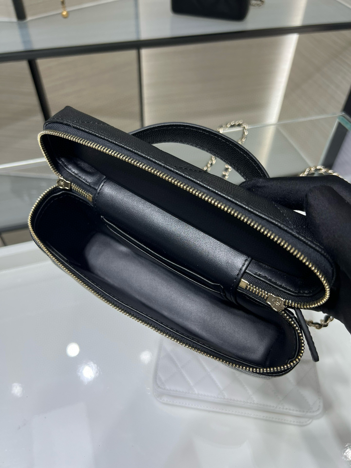CHANEL Vanity With Chain