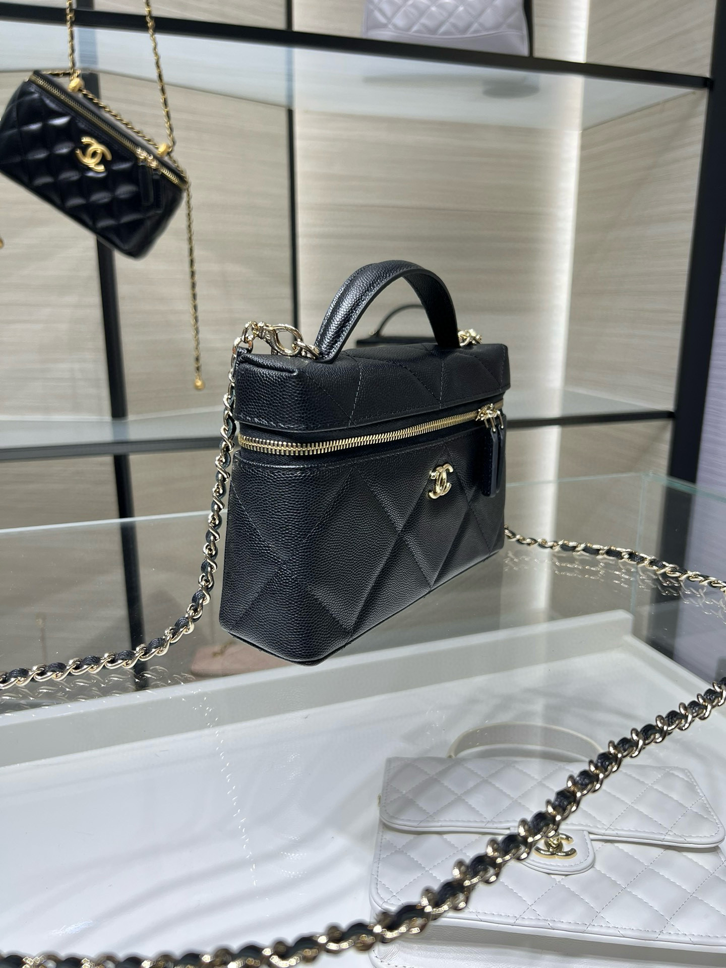 CHANEL Vanity With Chain
