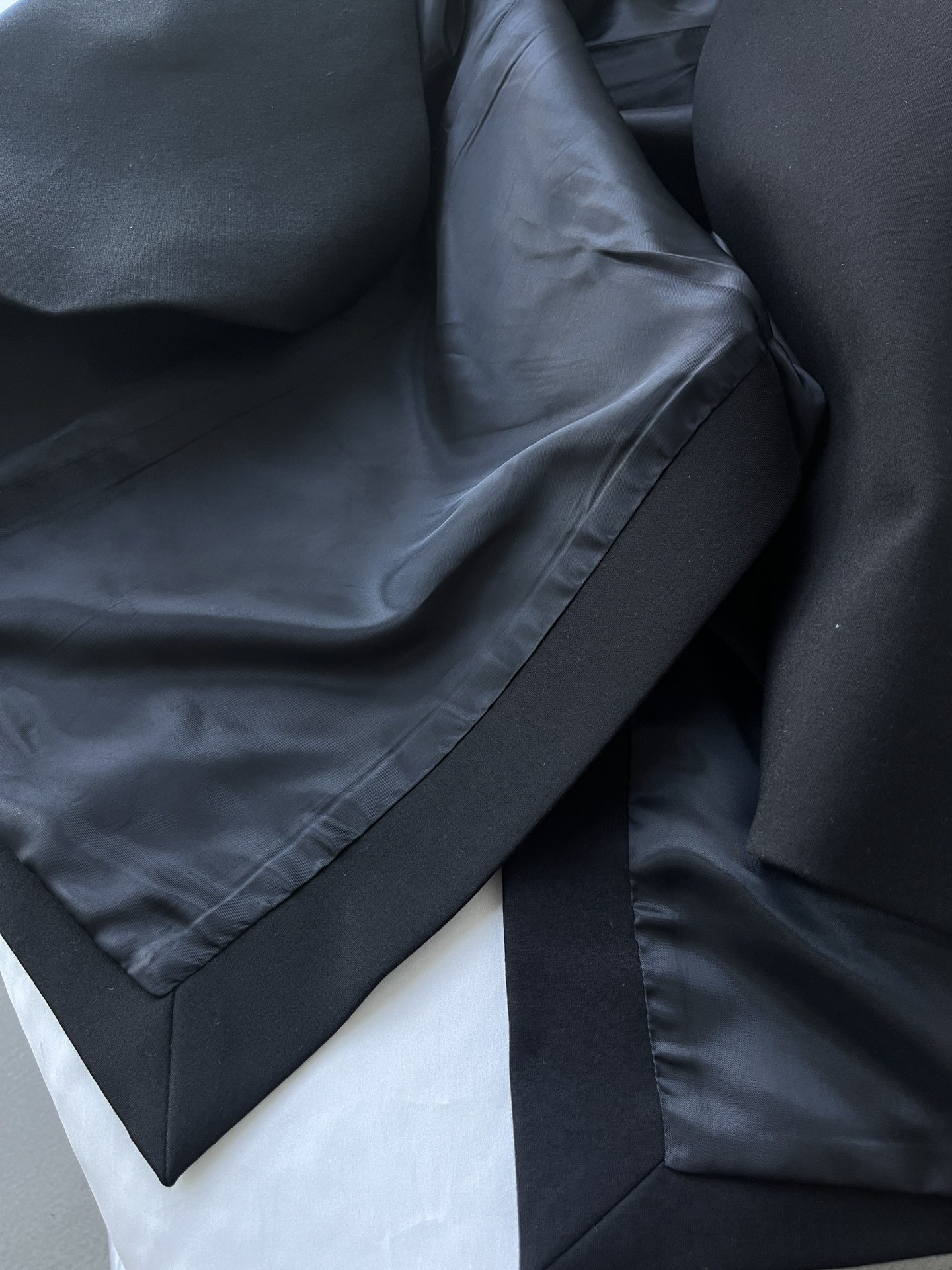 row23秋冬新款潜水服收腰西装外套介于西服和大衣之间的外套row最新款厚薄适中非常适合春秋面料选用特殊
