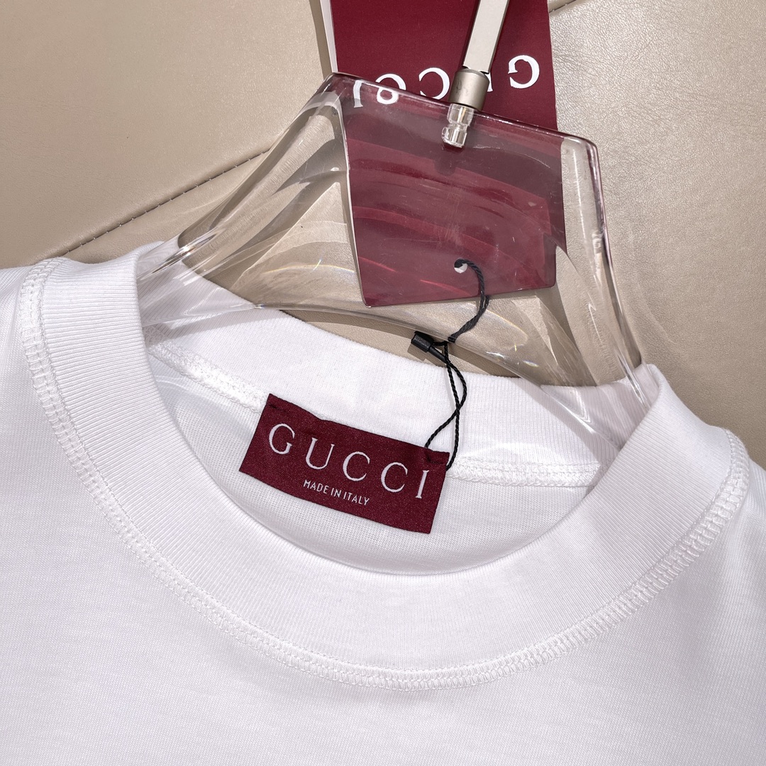 Gucc1廓形男女tee经典图案logo辨识度超高！版型很大oversize剪裁上身超显瘦100%棉质平