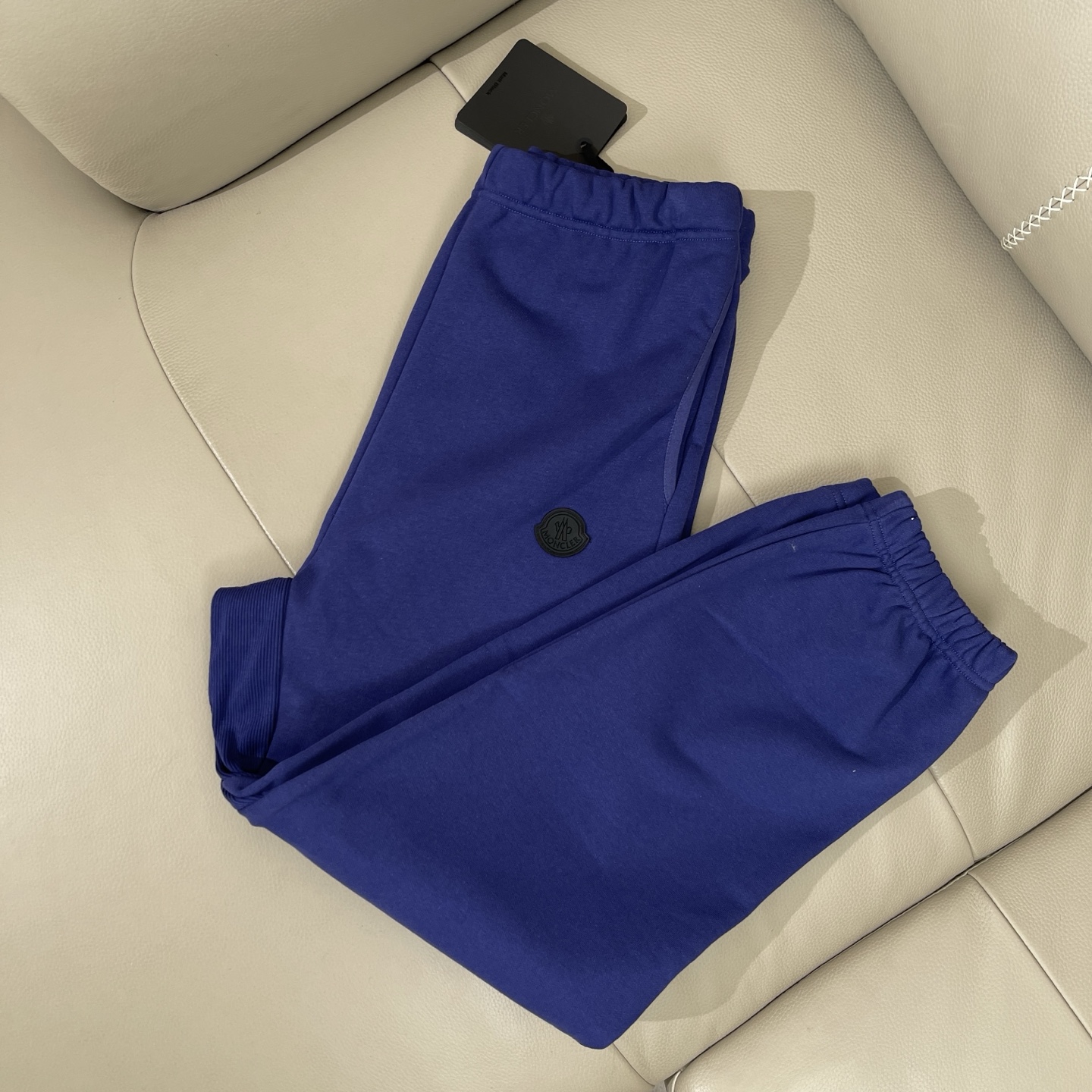 _dkk9sDuiTPn1BNxAb5MODT9fXB57tH1MSws28hQ