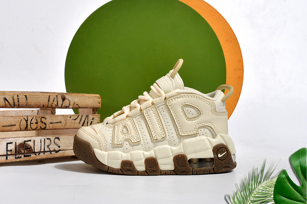 图片[3]-Nike/耐克 童鞋 原楦原档案开发版型，采用同源一致牛剖革鞋面材质，市面最为修正全掌真气垫模具,清洁品控区别市面其他版本!!，可视全掌透明中底气垫❗复古百搭配色,耐克Nike Air More Uptempo\”96\”Photon Dust/Metallic Silver\”皮蓬一代系列经典高街百搭休闲运动文化篮球鞋 尺码：25 26 27 28 29 30 31 32 33 34 35 36 37-选品中心