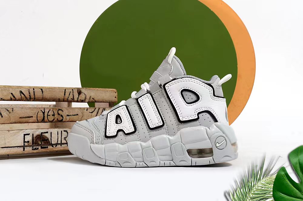 图片[2]-Nike/耐克 童鞋 原楦原档案开发版型，采用同源一致牛剖革鞋面材质，市面最为修正全掌真气垫模具,清洁品控区别市面其他版本!!，可视全掌透明中底气垫❗复古百搭配色,耐克Nike Air More Uptempo\”96\”Photon Dust/Metallic Silver\”皮蓬一代系列经典高街百搭休闲运动文化篮球鞋 尺码：25 26 27 28 29 30 31 32 33 34 35 36 37-选品中心