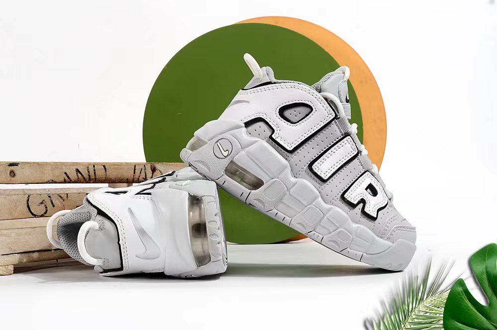 图片[5]-Nike/耐克 童鞋 原楦原档案开发版型，采用同源一致牛剖革鞋面材质，市面最为修正全掌真气垫模具,清洁品控区别市面其他版本!!，可视全掌透明中底气垫❗复古百搭配色,耐克Nike Air More Uptempo\”96\”Photon Dust/Metallic Silver\”皮蓬一代系列经典高街百搭休闲运动文化篮球鞋 尺码：25 26 27 28 29 30 31 32 33 34 35 36 37-选品中心