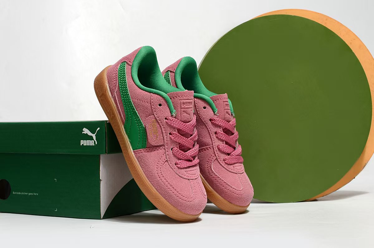 彪马德训联名儿童休闲鞋 尺码：24-37码 爱惨了彪马德训系列🆕 新工厂新工艺新配色👏🏻 优质皮料拼接，质感满满💯 耐磨防滑大底，脚感超赞👍🏻-选品中心